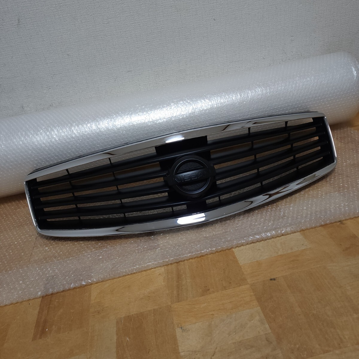 Rare J50 NJ50 Skyline Crossover Black Painted Front Grill Radiator Grill Shelf