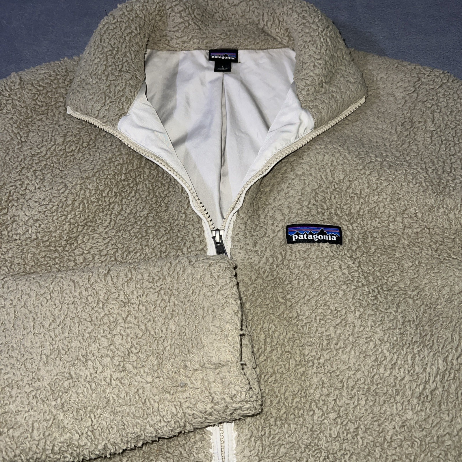 Patagonia Women\'s Large Beige Sherpa Fleece Jacket Full Zip Cozy