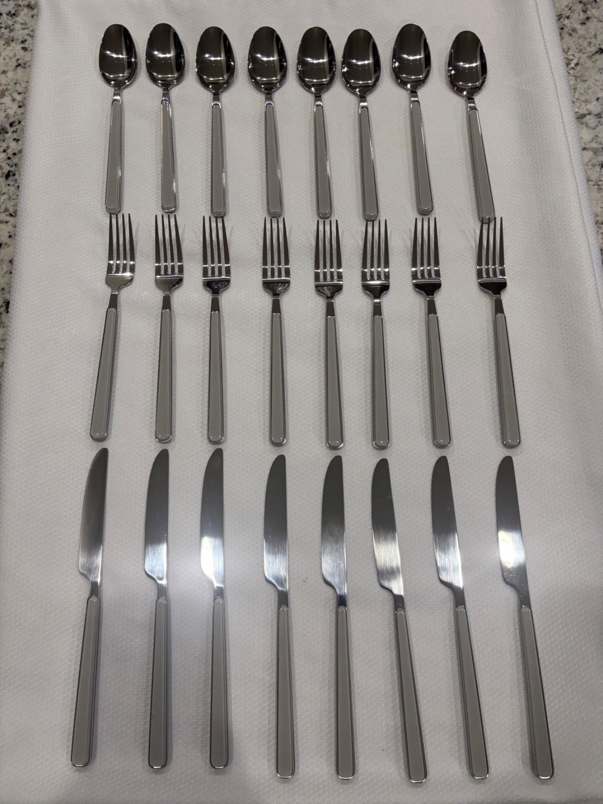 Oneida Stainless Flatware 24 Pc Set Gray/Silver Acrylic Handles Vintage MCM Styl