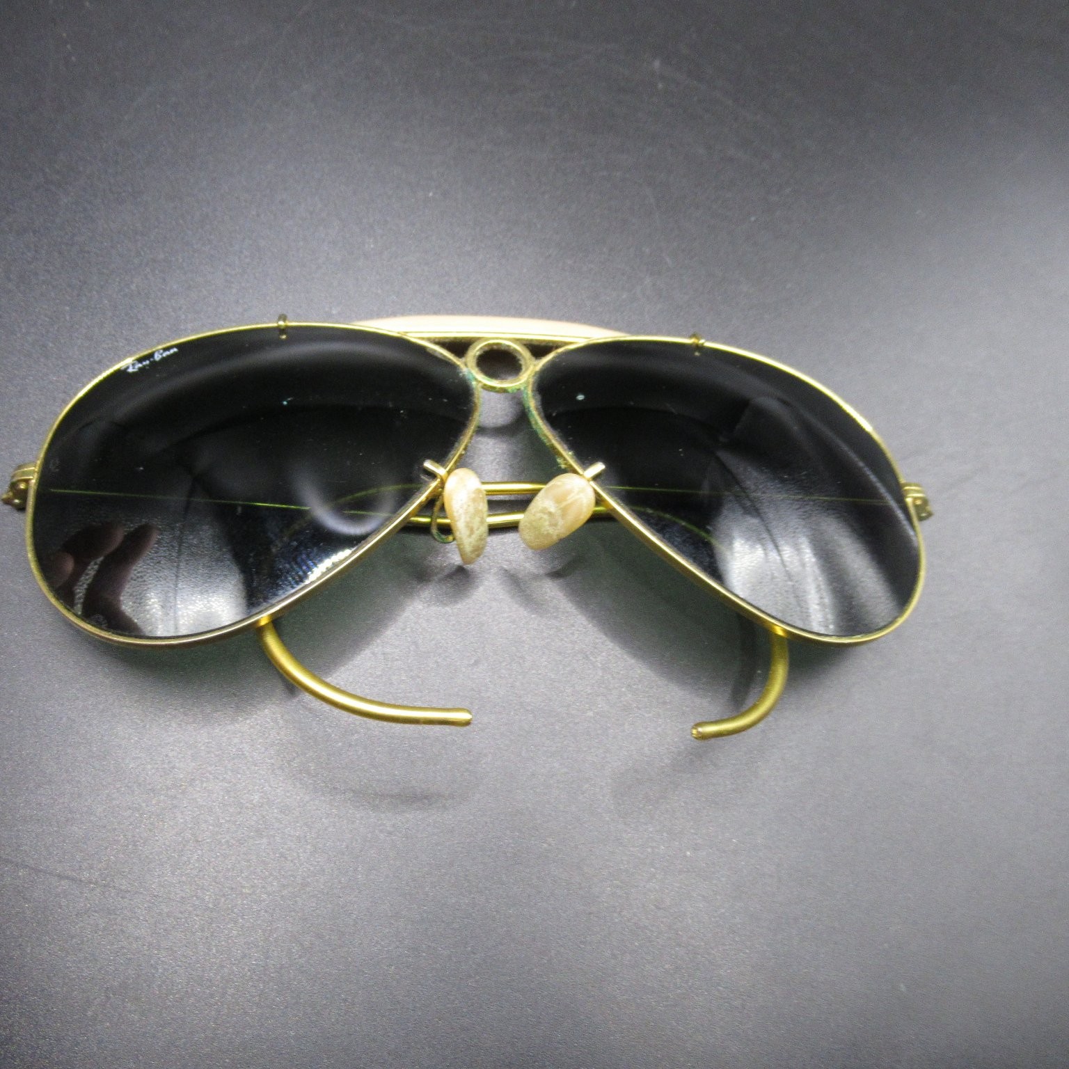 Vintage Ray-Ban Aviator Sunglasses Gold Tone Frame Dark Lenses Cable Temples Vintage Ray-Ban Aviator Sunglasses Gold Tone Frame Dark Lenses Cable Temples