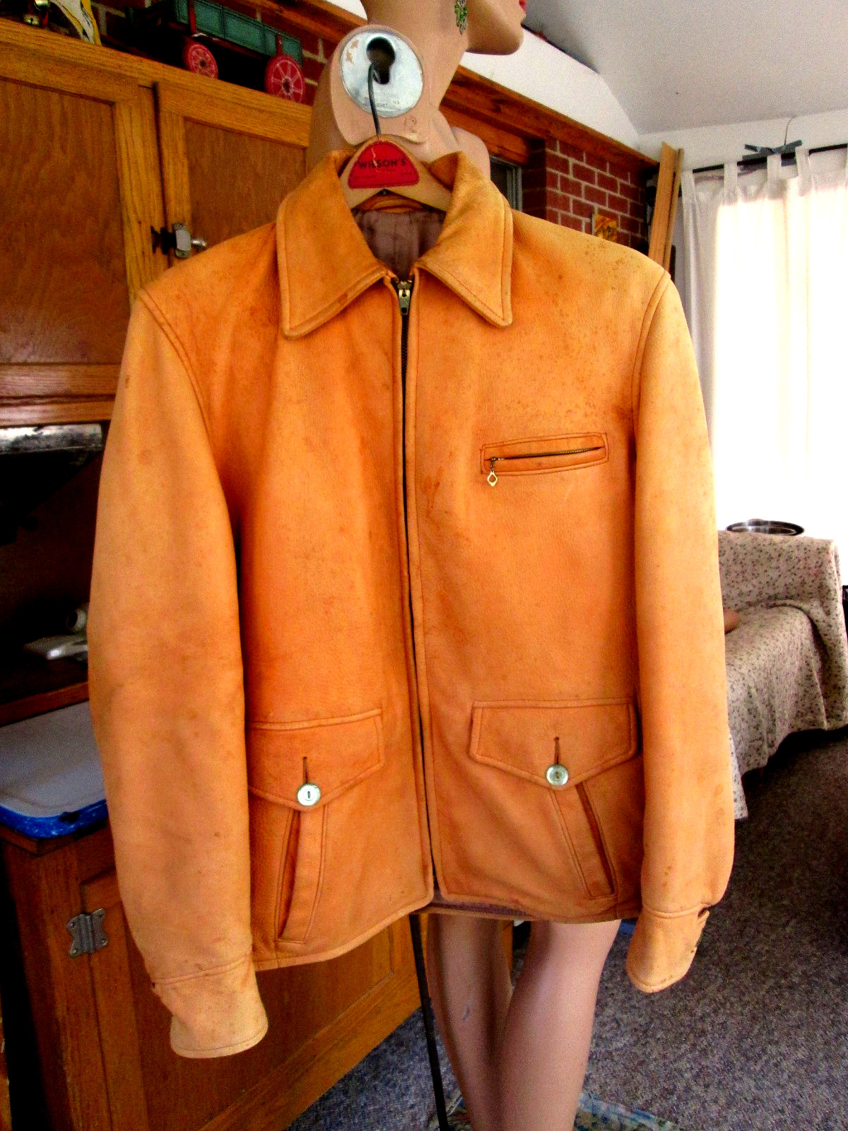 VTG.  50S  GENUINE NATIVE DEERSKIN JACKET -  MEDIUM - CHECK MEAS.    UNBRAND