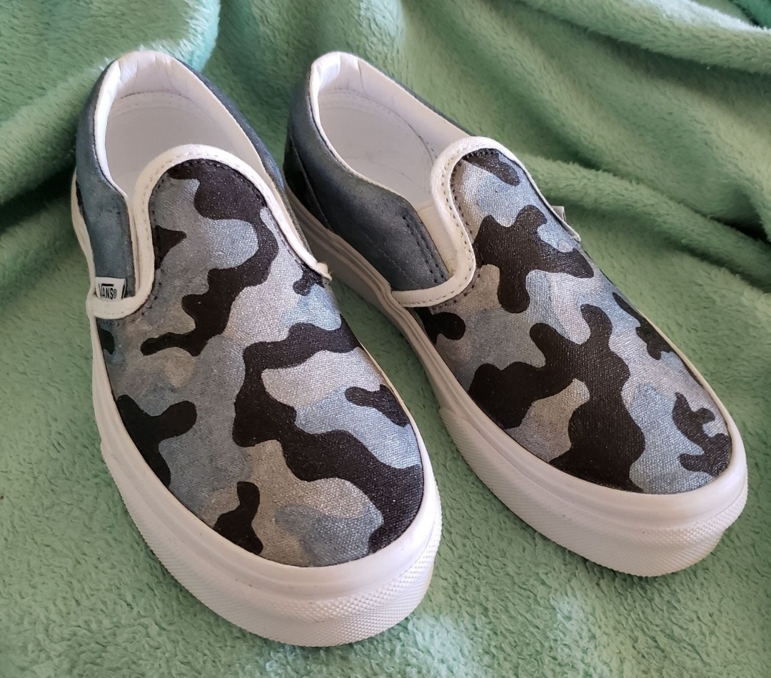 Boys Custom Camo Vans Size 1.5 Boys Custom Camo Vans Size 1.5