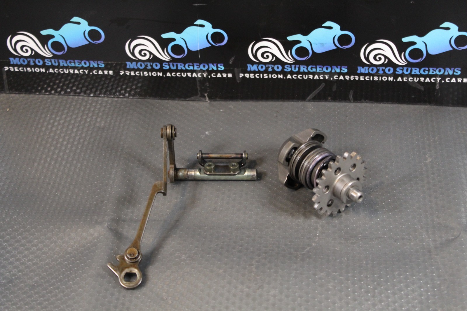 2002 99-22 Yamaha YZ250 OEM Engine Powervalve Exhuast Valve Linkage Governor Rod