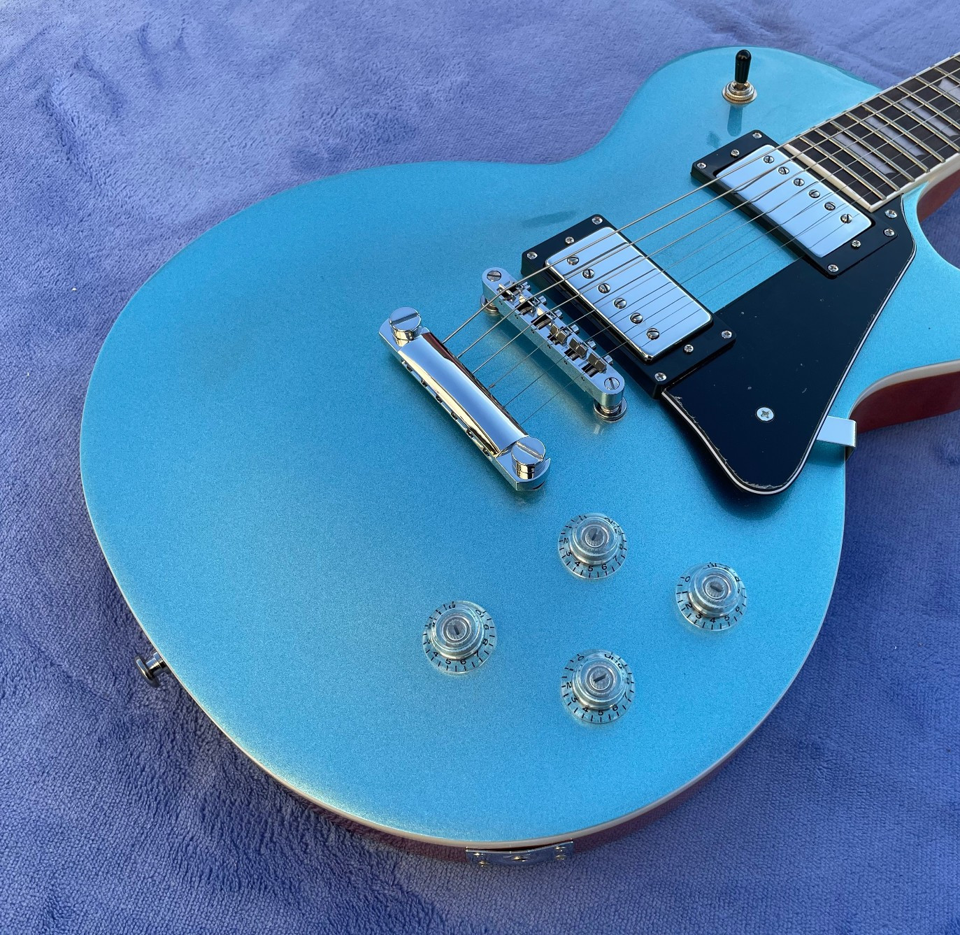 Glossy Finished 6 Strings Electric Guitar Bone Nut Solid Mahogany Body Guitarra Glossy Finished 6 Strings Electric Guitar Bone Nut Solid Mahogany Body Guitarra