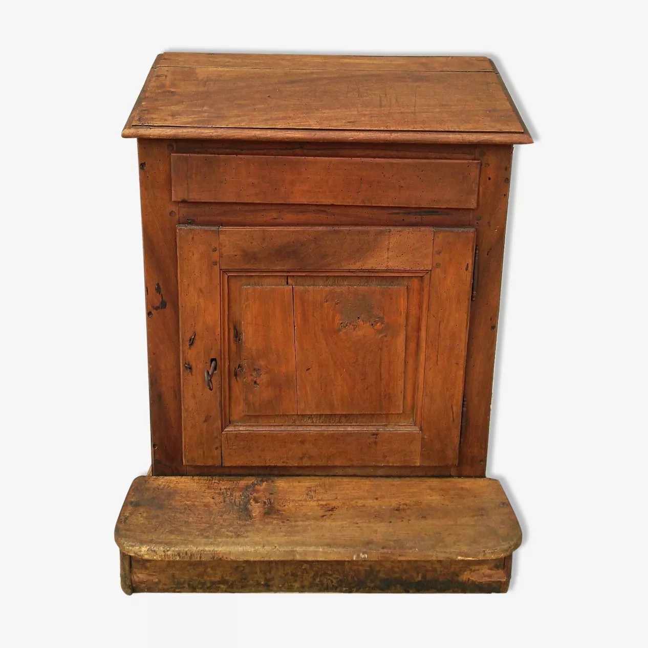 Early 19th century walnut lectern