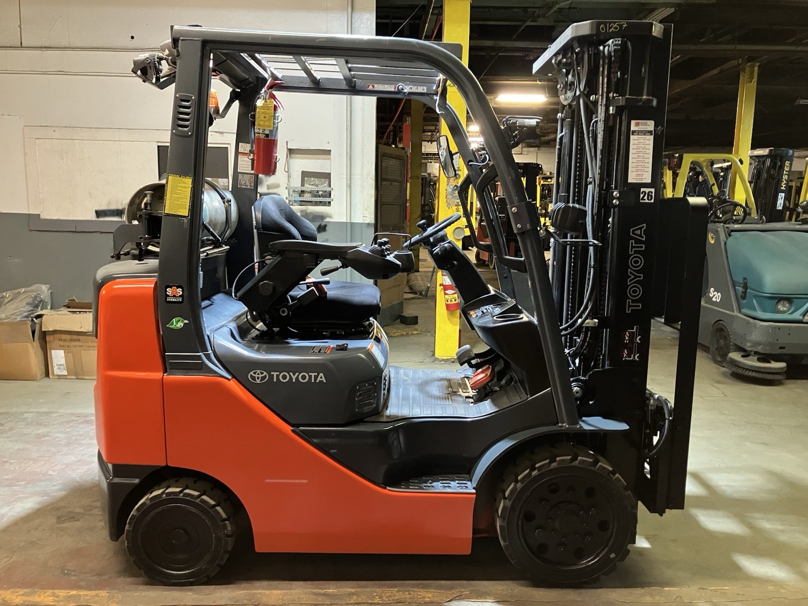 2019 Toyota 5000 LB Forklift With SS and Fork Positioner and 3 Stage Mast 2019 Toyota 5000 LB Forklift With SS and Fork Positioner and 3 Stage Mast