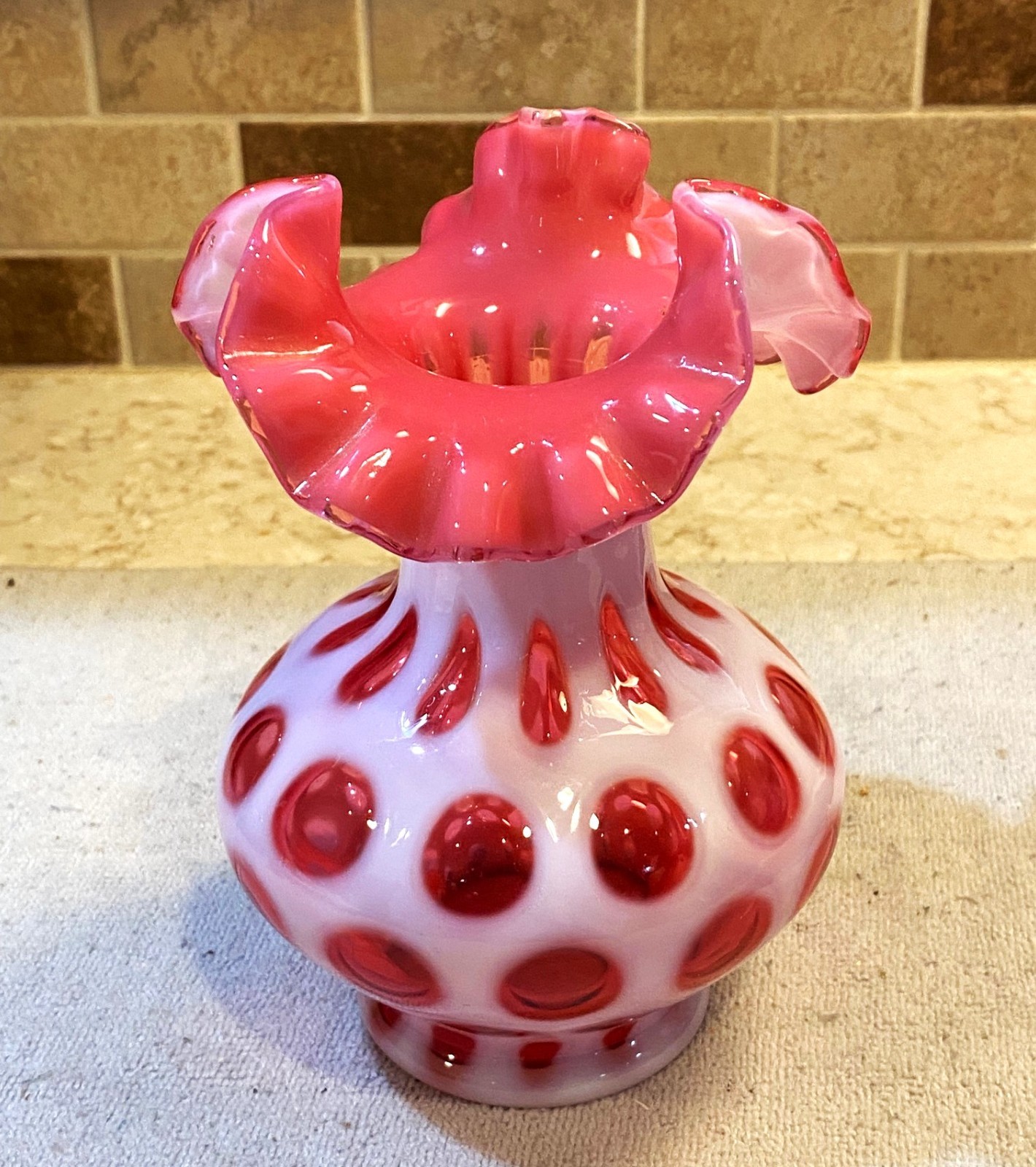 Vintage FENTON Cranberry Opalescent Coin Dot Ruffled Vase 7\