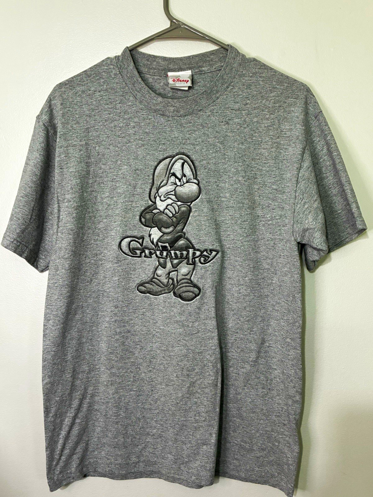 VINTAGE Disney Store Grumpy Seven Dwarfs Graphic T-Shirt Gray Adult Unisex Size VINTAGE Disney Store Grumpy Seven Dwarfs Graphic T-Shirt Gray Adult Unisex Size