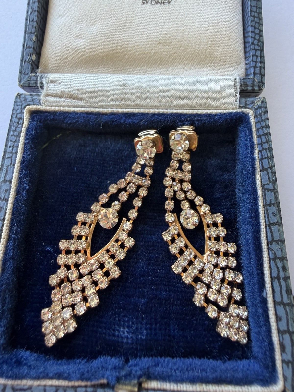 Vintage 1950s/60s Rhinestone Chandelier Drop Earrings – Gold Tone