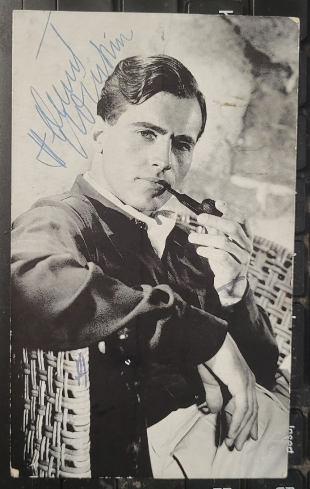Helmut Dantine Actor SIGNED Warner Brothers Postcard Nov. 1944 Died 1982