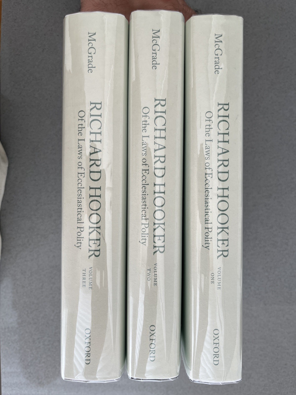 Of the laws of ecclesiastical polity-Richard Hooker - Oxford Press + Guide Book