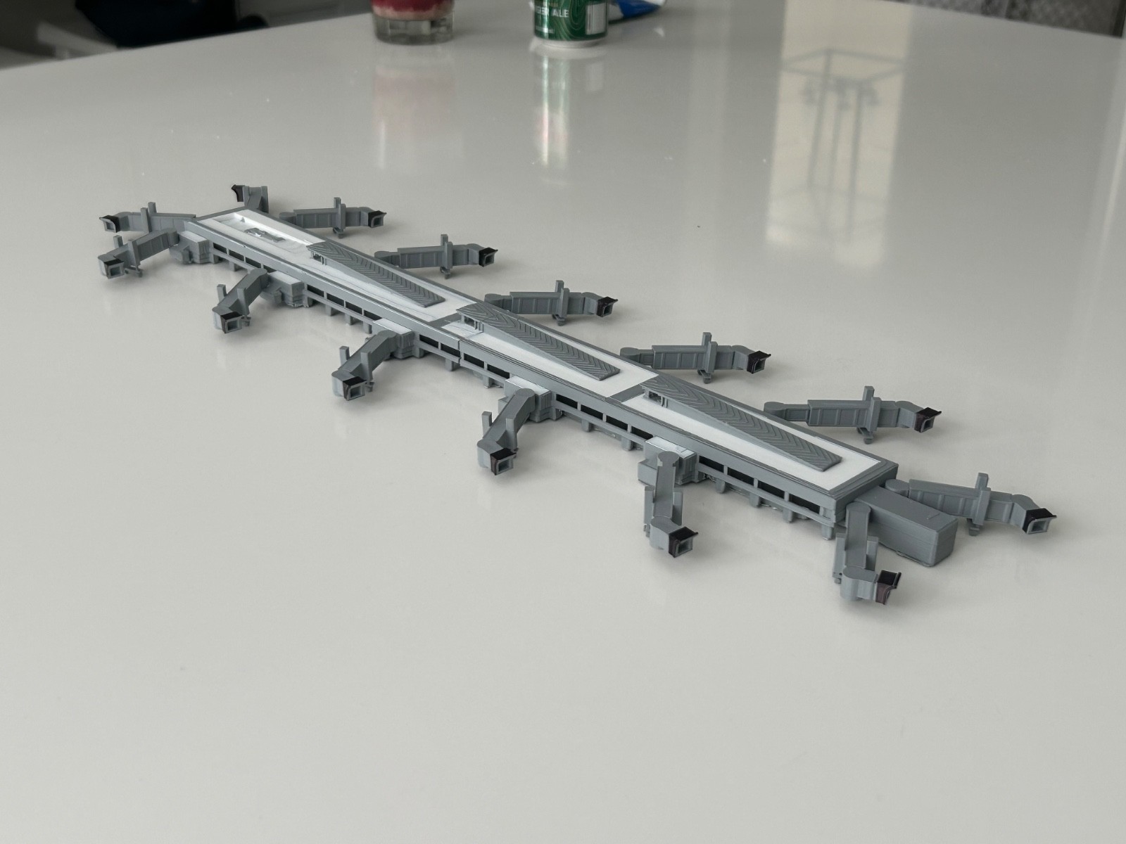 1:400 Scale Model Airport Terminal - Fits 14 Aircraft, Comes With 14 Jetbridges 1:400 Scale Model Airport Terminal - Fits 14 Aircraft, Comes With 14 Jetbridges