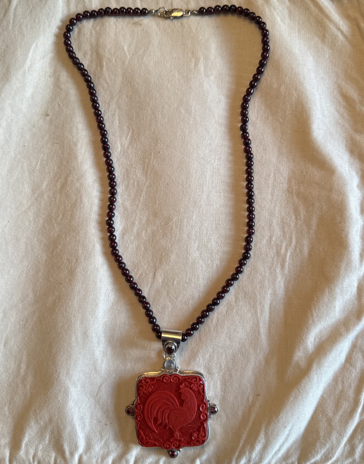 Vintage Sajen Sterling Silver Carved Cinnabar Rooster Pendant Garnet Necklace Vintage Sajen Sterling Silver Carved Cinnabar Rooster Pendant Garnet Necklace
