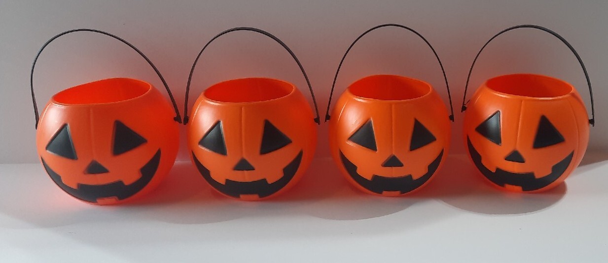 Lot of 4 Halloween Pumpkin Blow Mold Plastic Small Mini 4\ Lot of 4 Halloween Pumpkin Blow Mold Plastic Small Mini 4\