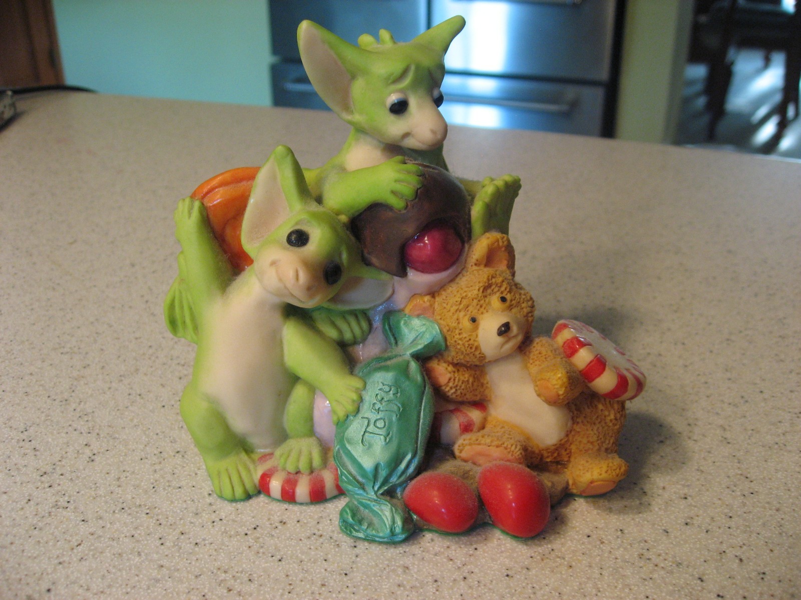 Real Musgrave Pocket Dragons Sticking Together Figure 1997 Flambro Real Musgrave Pocket Dragons Sticking Together Figure 1997 Flambro