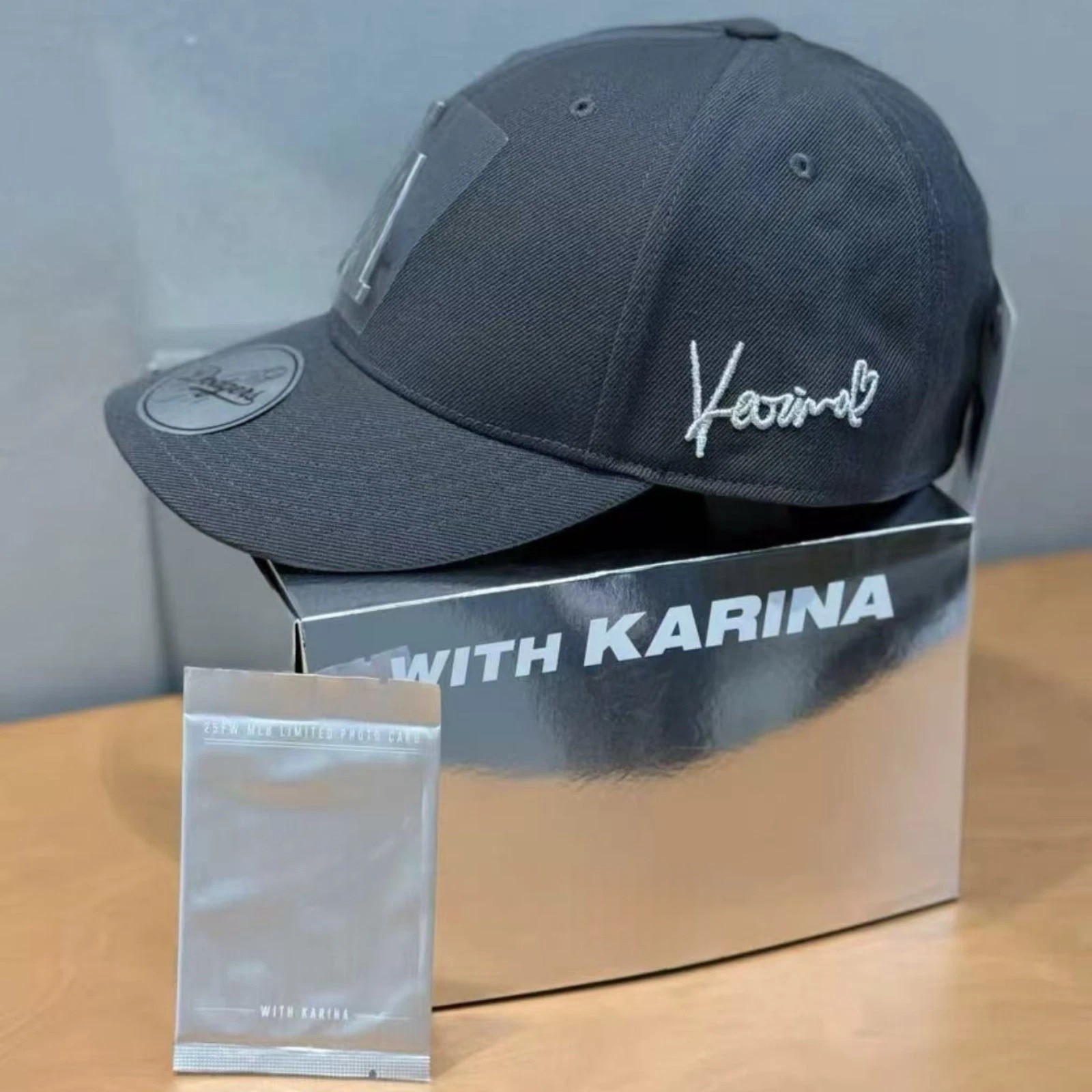 AESPA KARINA OFFICIAL EXCLUSIVE STRUCTURED BALL CAP + PHOTOCARD Grey M57cm