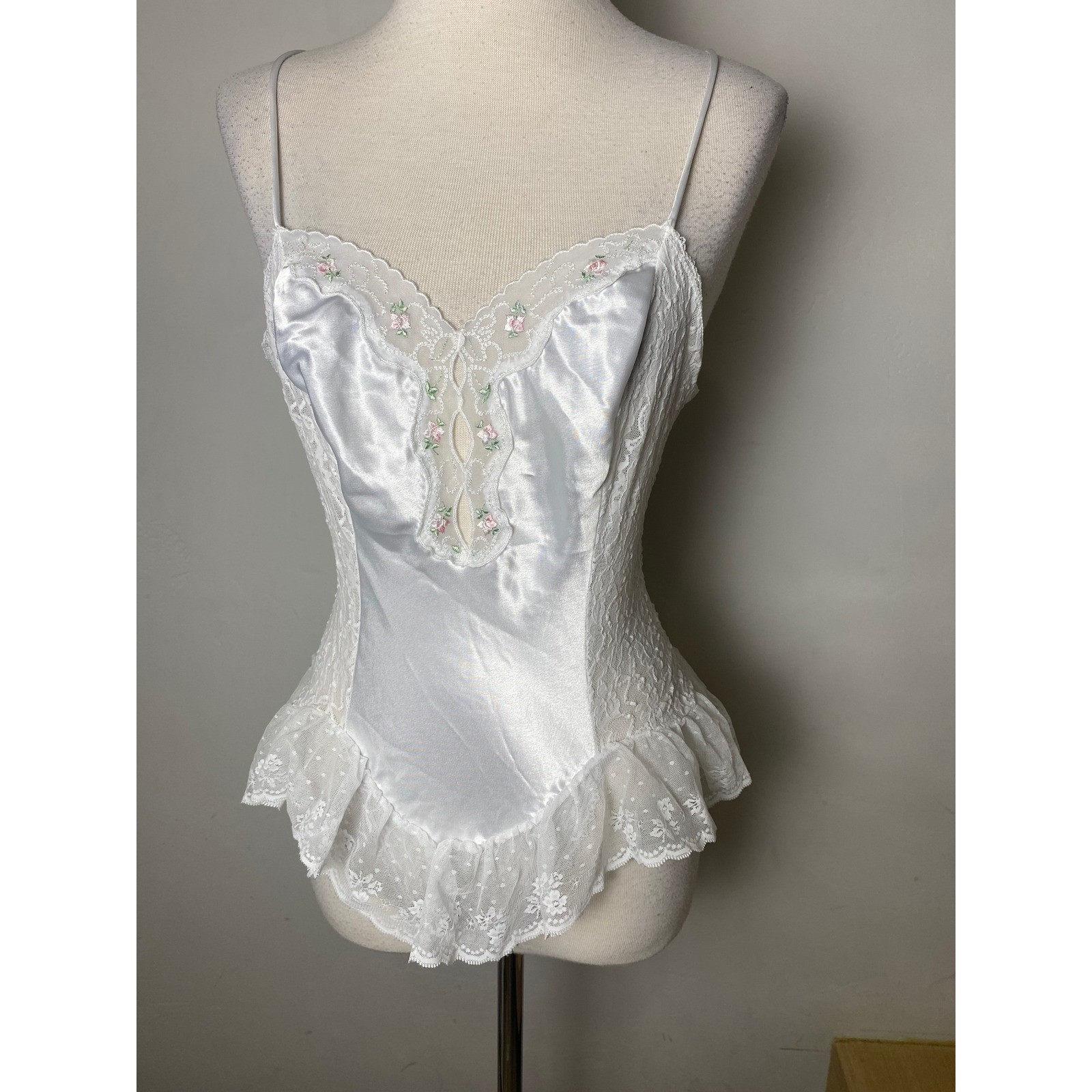 Vintage Deena White Lace Bridal Bodysuit Pink Floral Embroidery Lingerie Teddy S Vintage Deena White Lace Bridal Bodysuit Pink Floral Embroidery Lingerie Teddy S