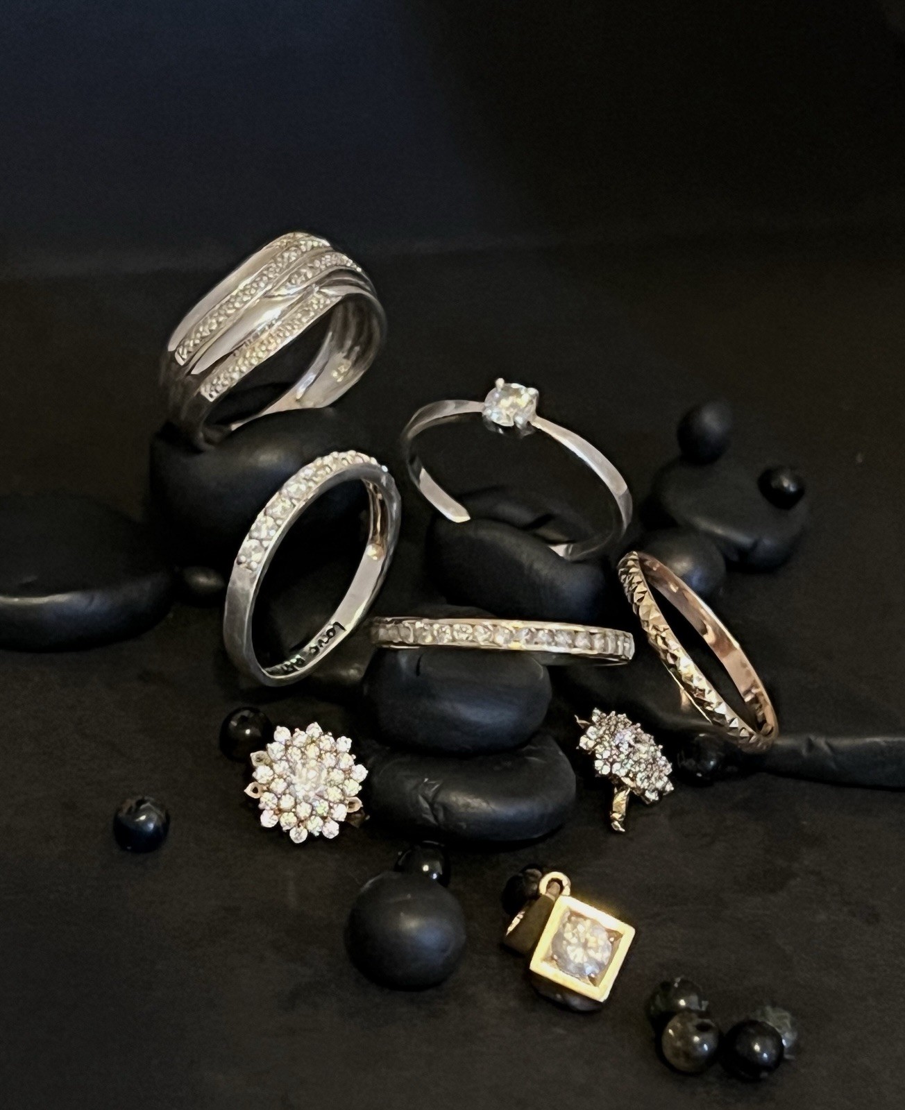 9ct Gold & Sterling Silver Lot Rings, Pendant & Earrings