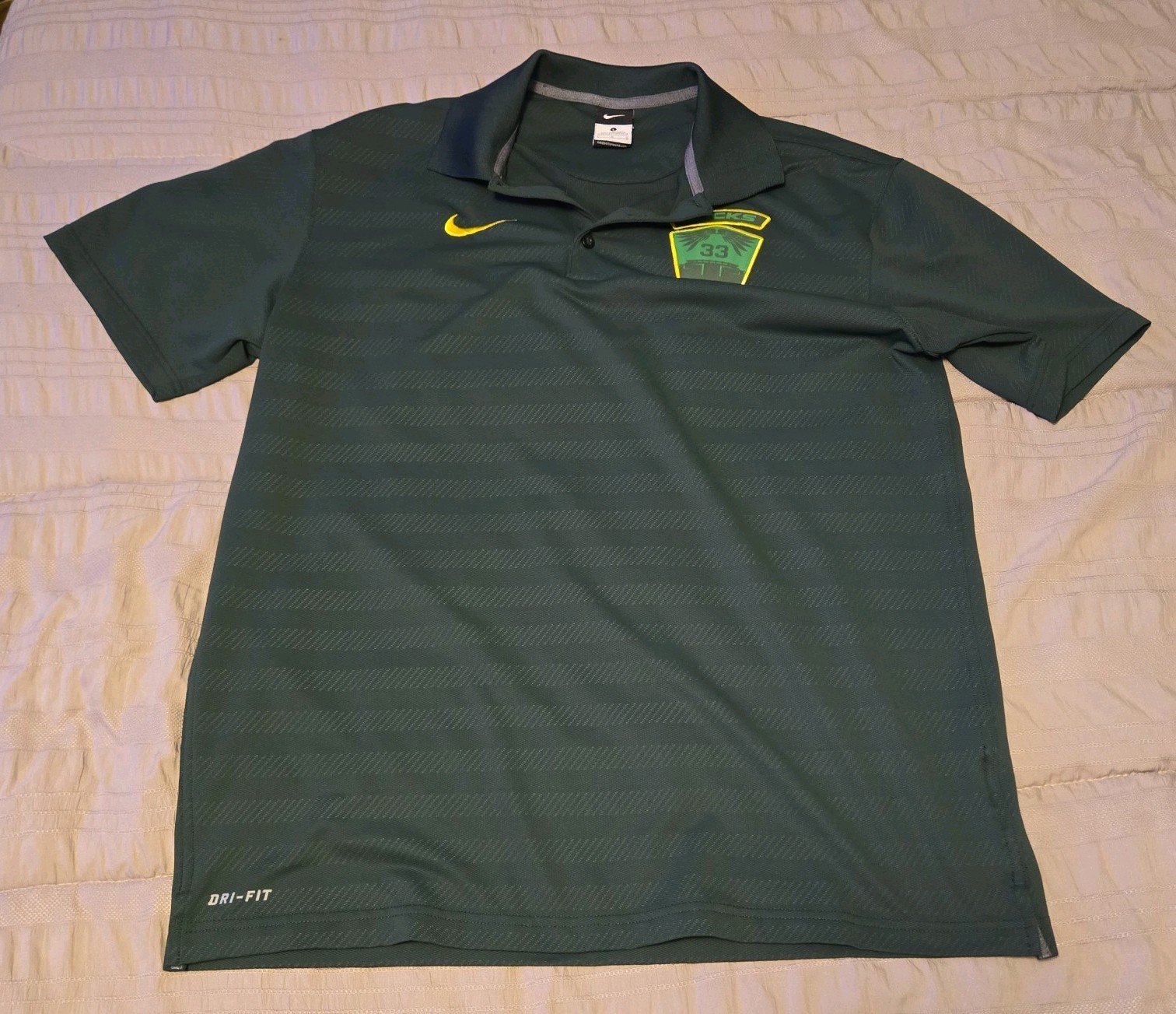 Oregon DUCKS Football NIKE Dri-Fit Collar SHIRT Sz Large NWOT Oregon DUCKS Football NIKE Dri-Fit Collar SHIRT Sz Large NWOT