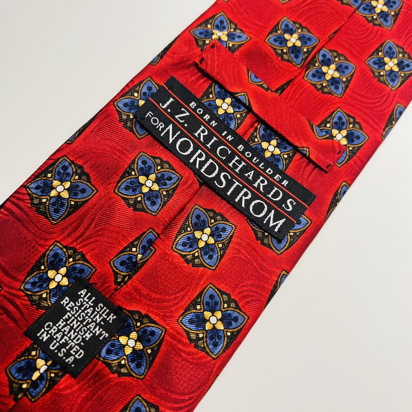 J.Z. Richards red silk tie with blue floral, overlay 59 x 3.75“ NWOT NEW