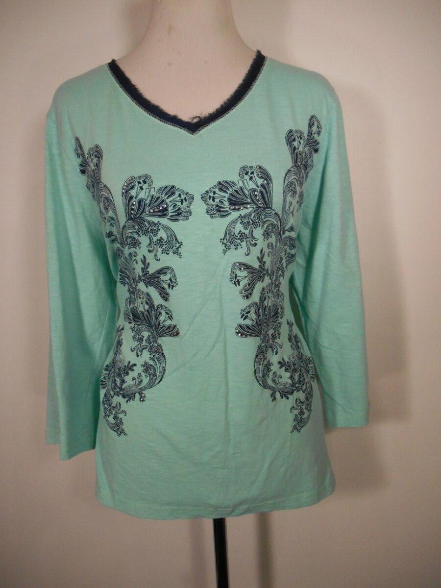 Beautiful Women\'s Size 2 Chico\'s Blue Paisley Design Long Sleeve Knit Top