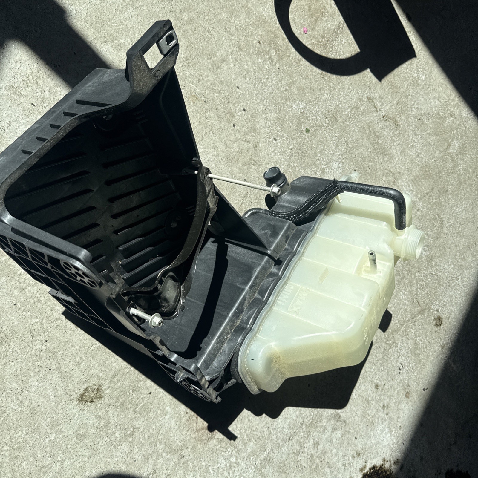 Genuine Ford Reservoir Tank LC3Z-9600-H