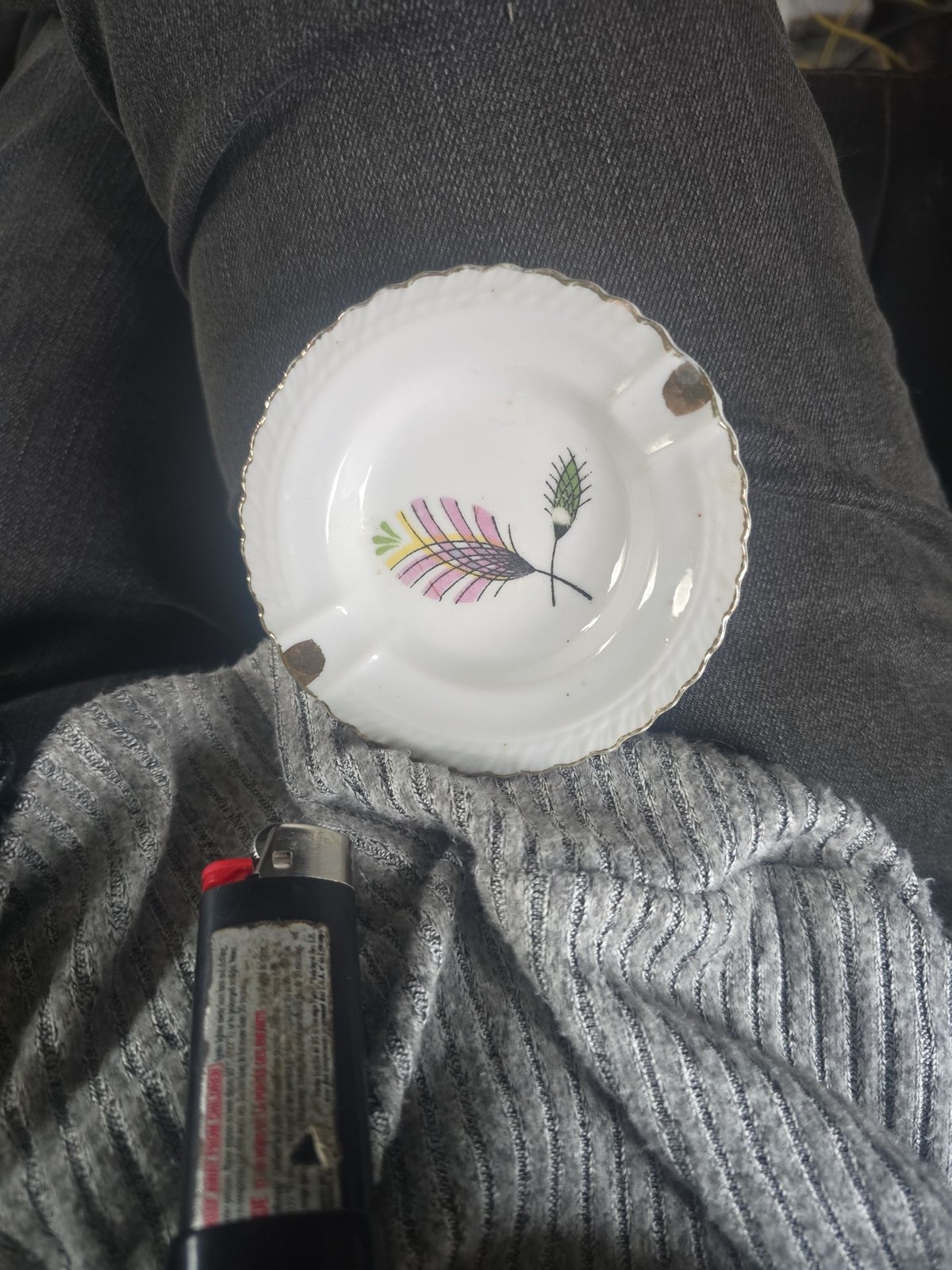 Vintage Mid-Century Scalloped Porcelain Ashtray with Abstract Feather Motif