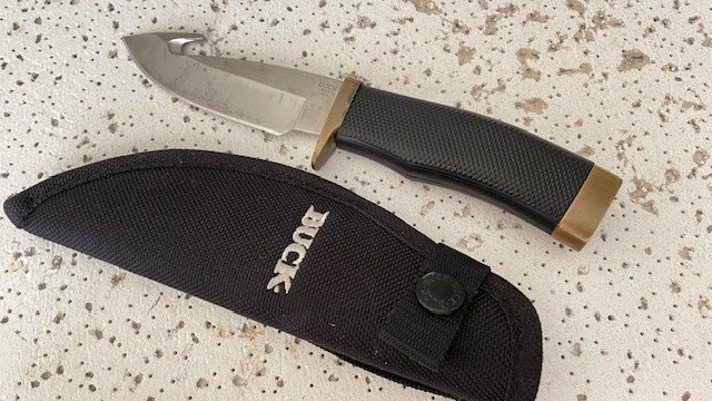 BUCK 691USA Zipper Fixed Hunting Knife Plain Blade Gut Hook W/Sheath Black Handl