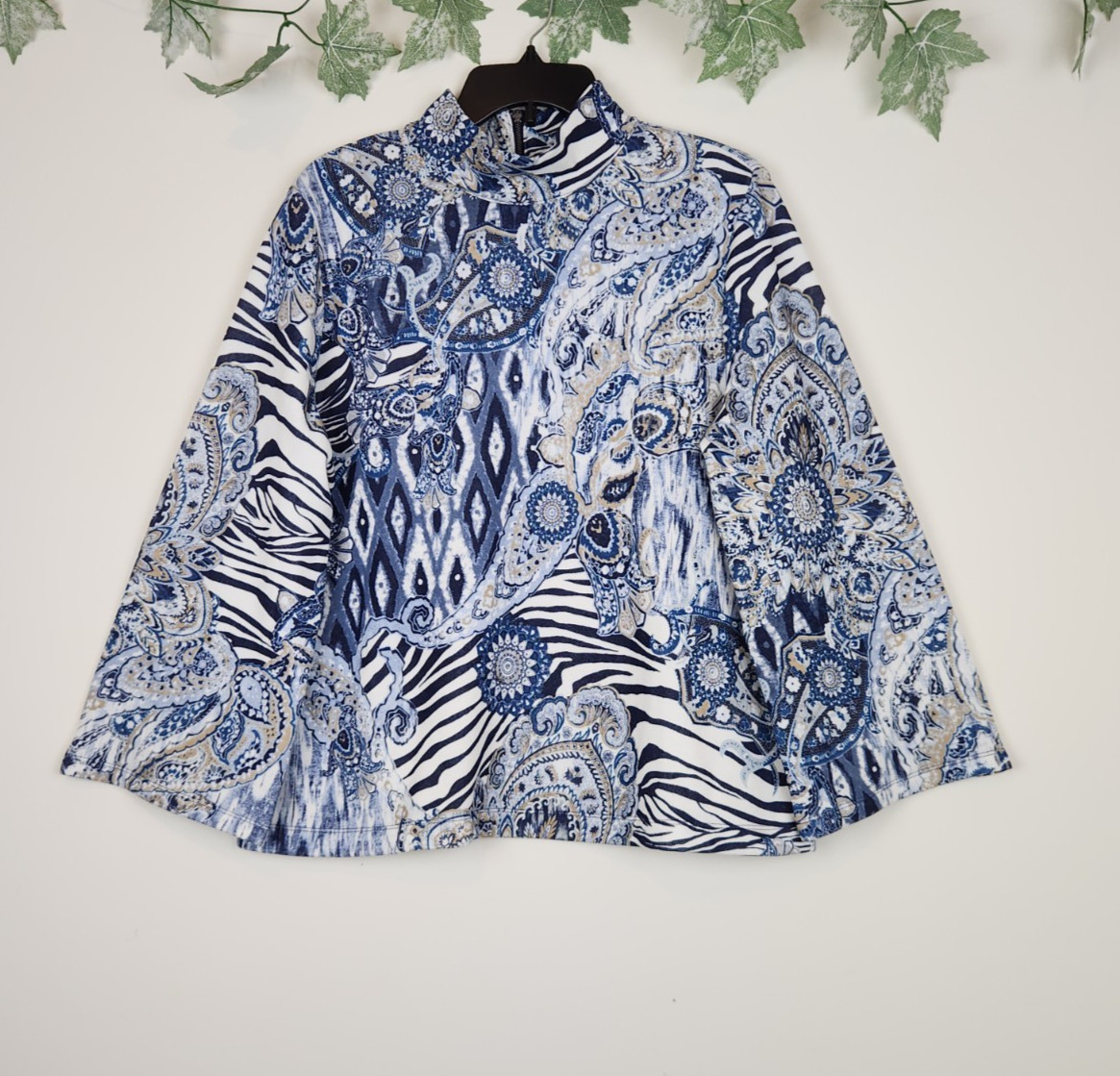 Weekends by Chico\'s Size L Blue Floral Abstract Wide Sleeve High Neck Top