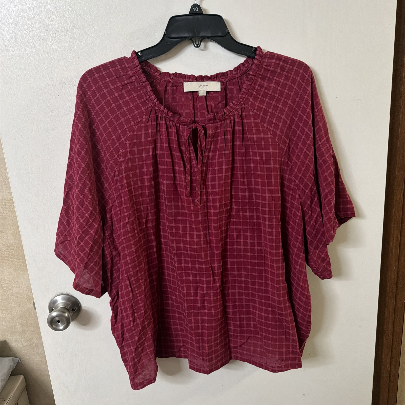 Loft Women\'s Blouse V Neck Tie Closure Ruffle Red Checked Flutter Sleeve Large