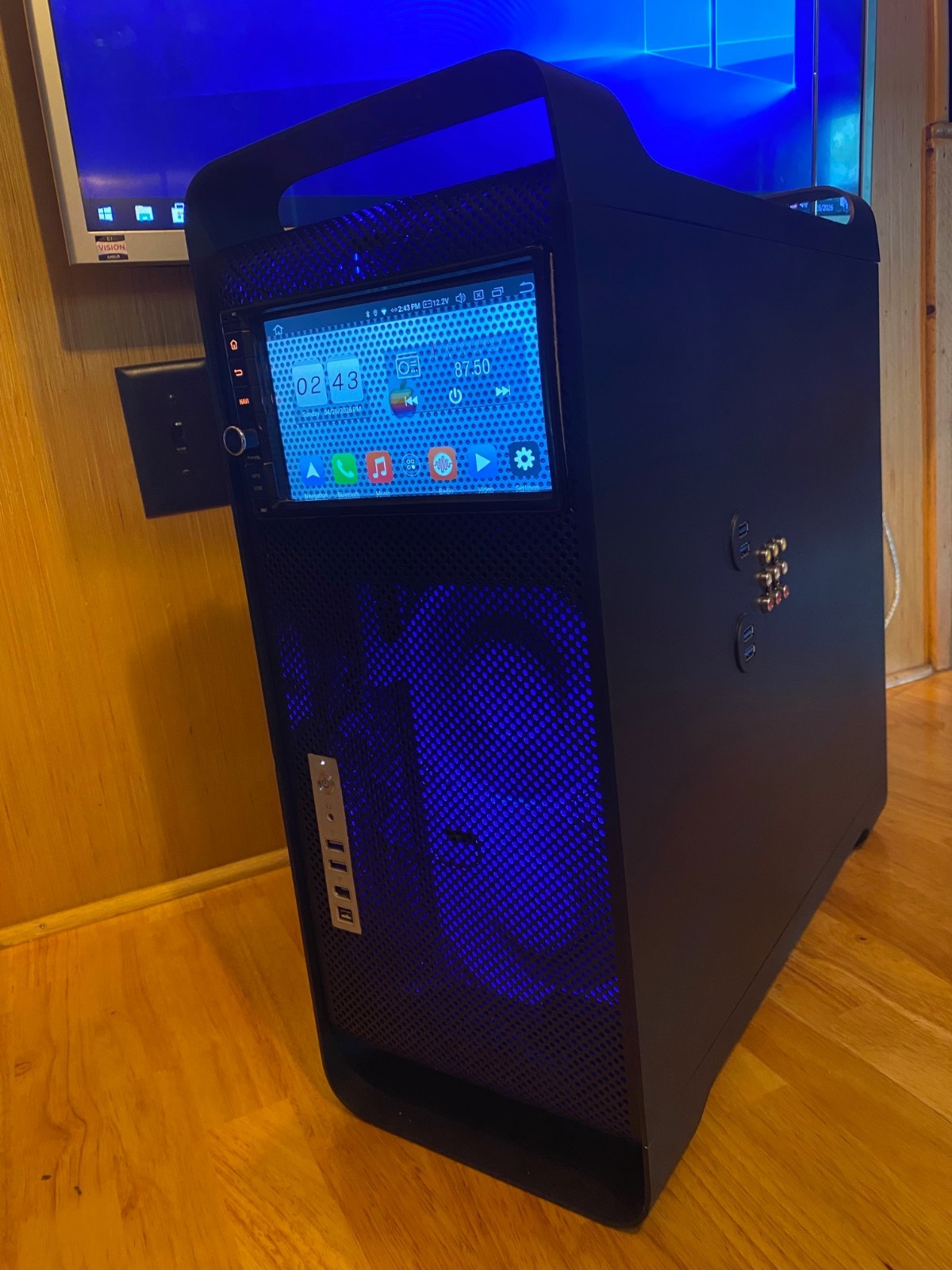 Custom Apple Mac Pro 3, 1  Built in 7