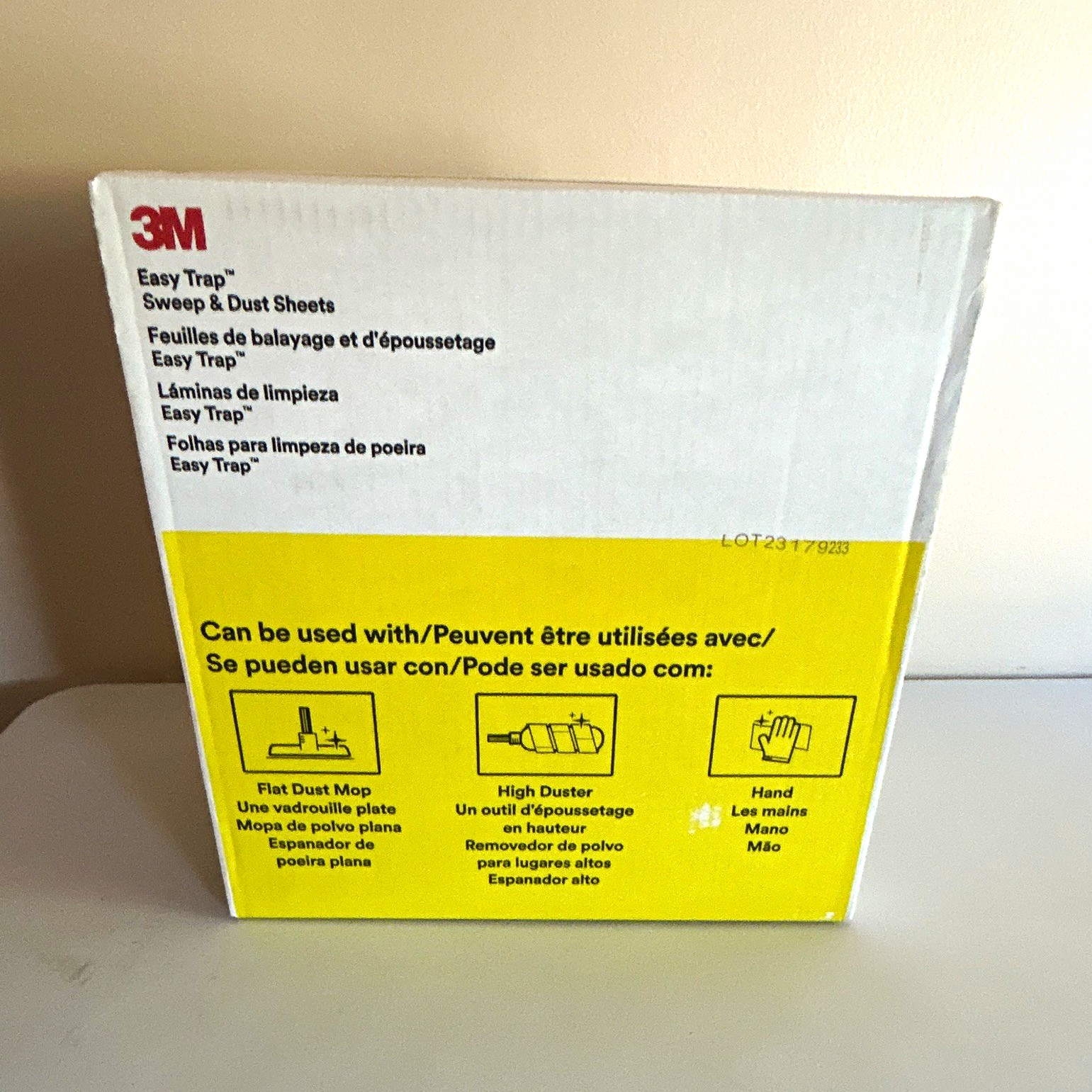 3M Easy Trap Disposable Nonwoven Sweep & Dust Sheets Duster Refill Pads 3M Easy Trap Disposable Nonwoven Sweep & Dust Sheets Duster Refill Pads