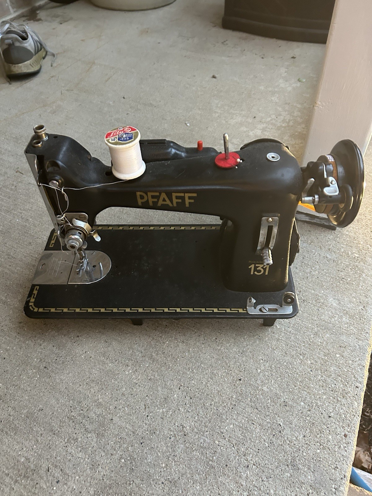 VINTAGE 1950s PFAFF 130 Sewing Machine - No Pedal