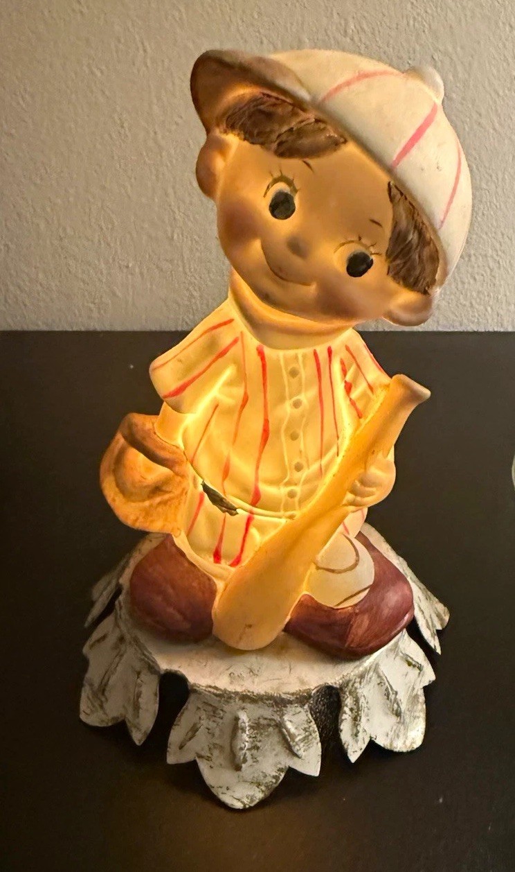Vintage 1970s Aladdin Giftware Baseball Boy Night Light Lamp Ceramic Working