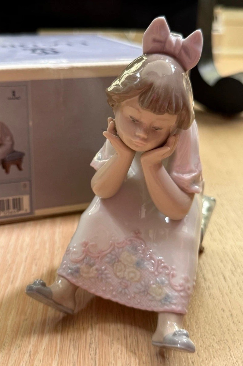 Lladró “Nothing to do” Figurine 05649 Spain Porcelain Boxed