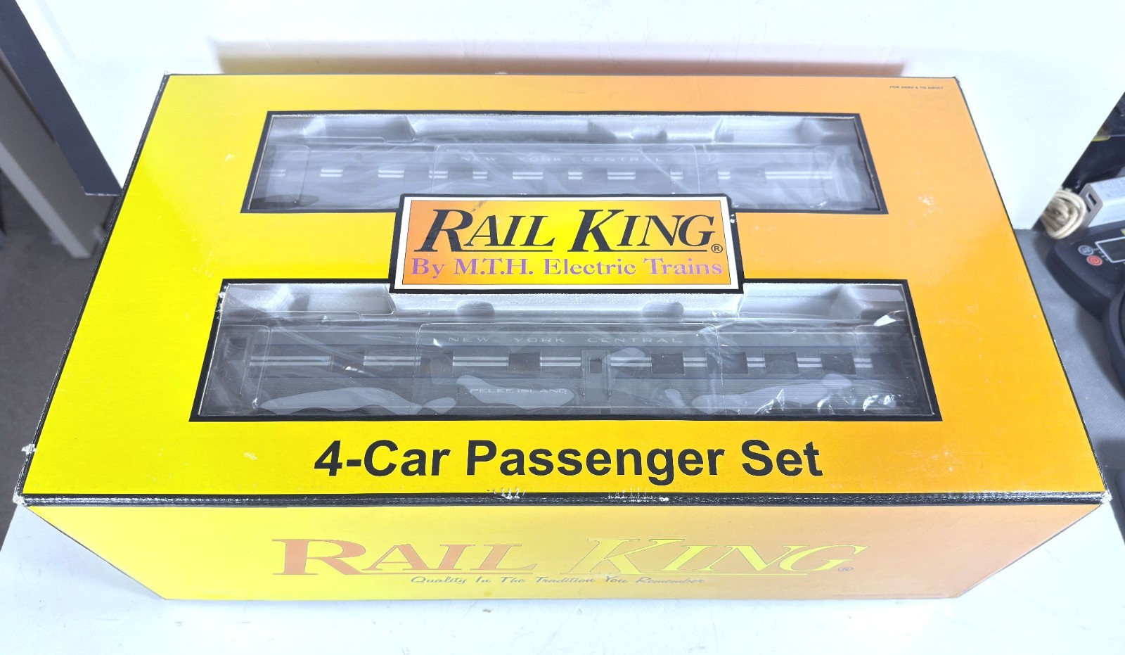 MTH 30-6782 Railking 4 Car 60\' NYC Streamlined Passenger Cars - O gauge MTH 30-6782 Railking 4 Car 60\' NYC Streamlined Passenger Cars - O gauge