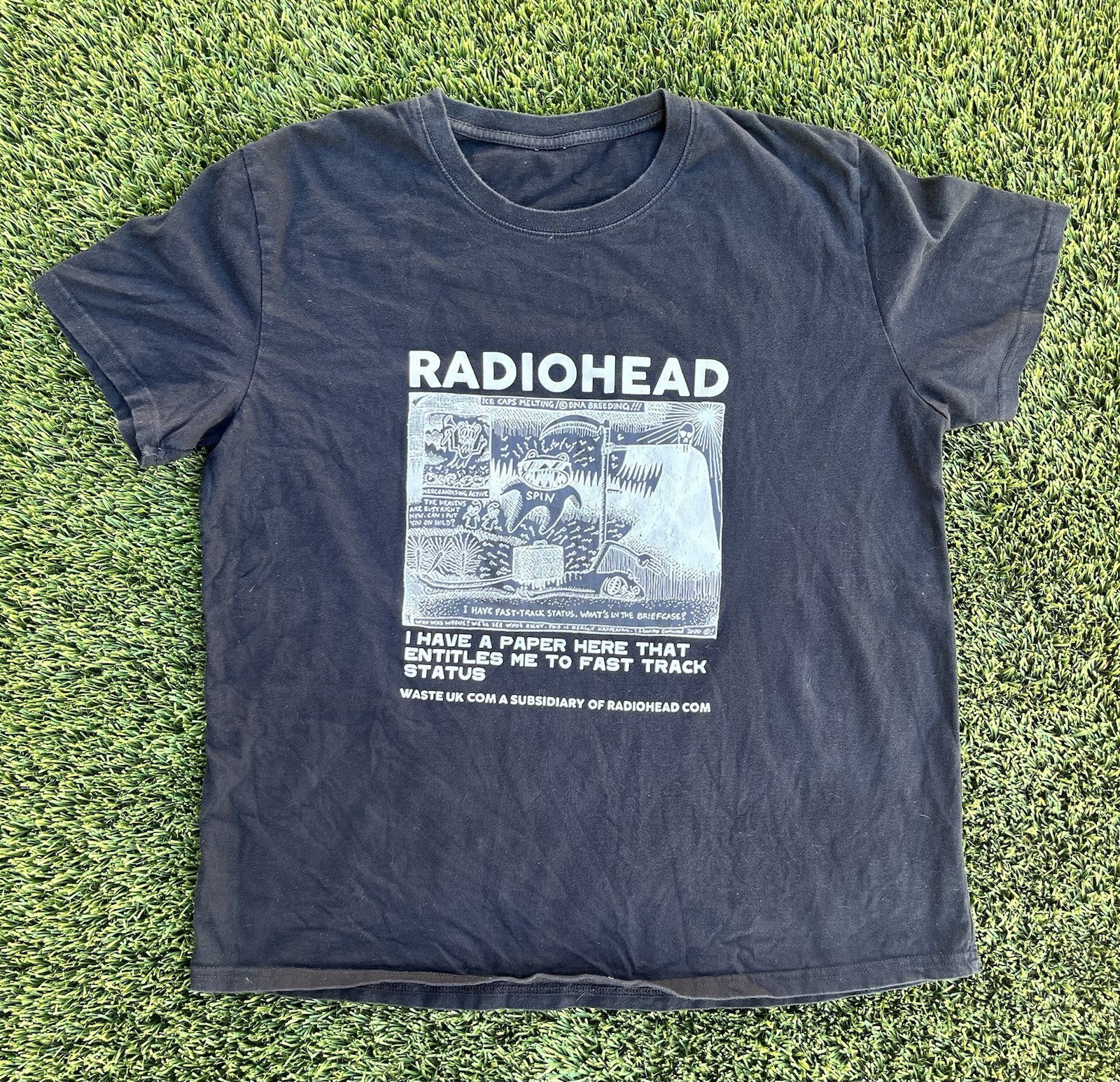 Y2K Radiohead Black and White Graphic T-Shirt. Mens Medium Y2K Radiohead Black and White Graphic T-Shirt. Mens Medium