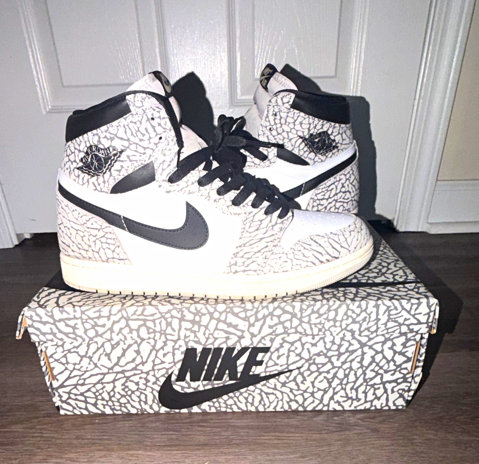 Nike Air Jordan 1 White Cement Men’s High Top Lace-Up Sneakers White/Black/Gray