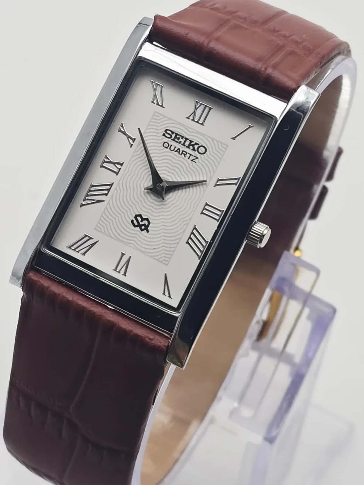 Vintage Seiko Slim Quartz Men\'s Wrist Watch-Leather Band-Roman Dial