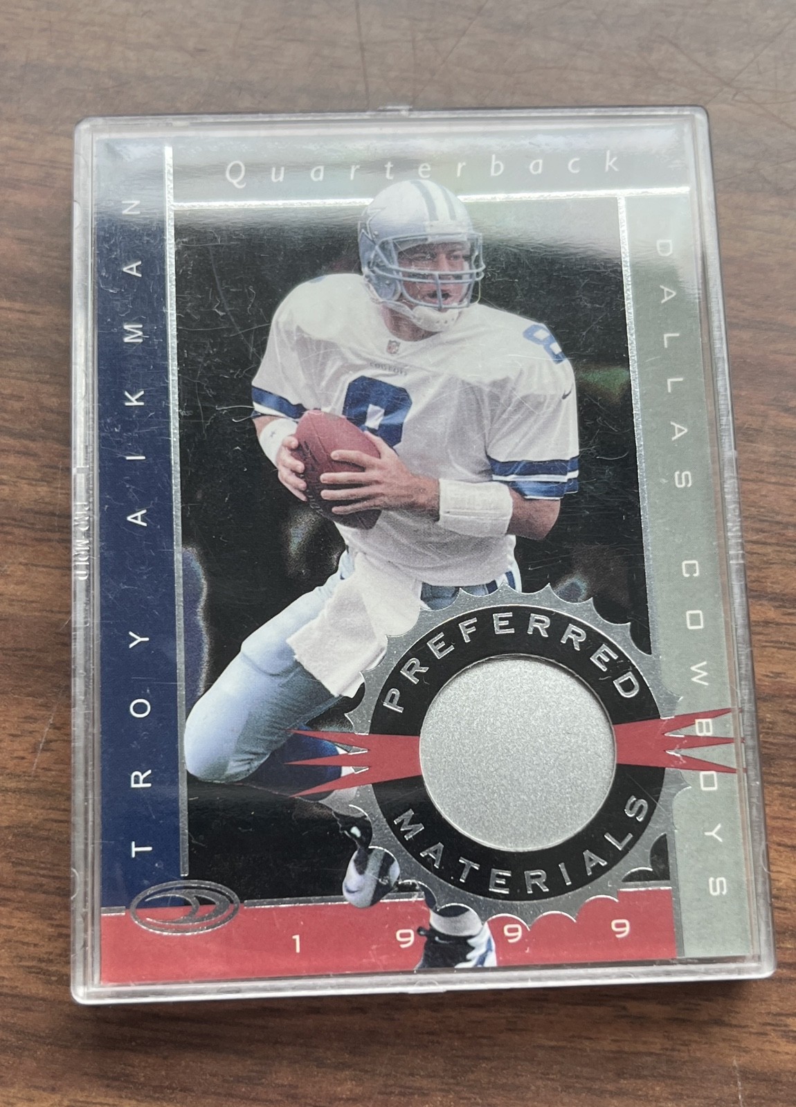 1999 Donruss Preferred QBC - Preferred Materials Troy Aikman #17 /120 (MEM) 1999 Donruss Preferred QBC - Preferred Materials Troy Aikman #17 /120 (MEM)