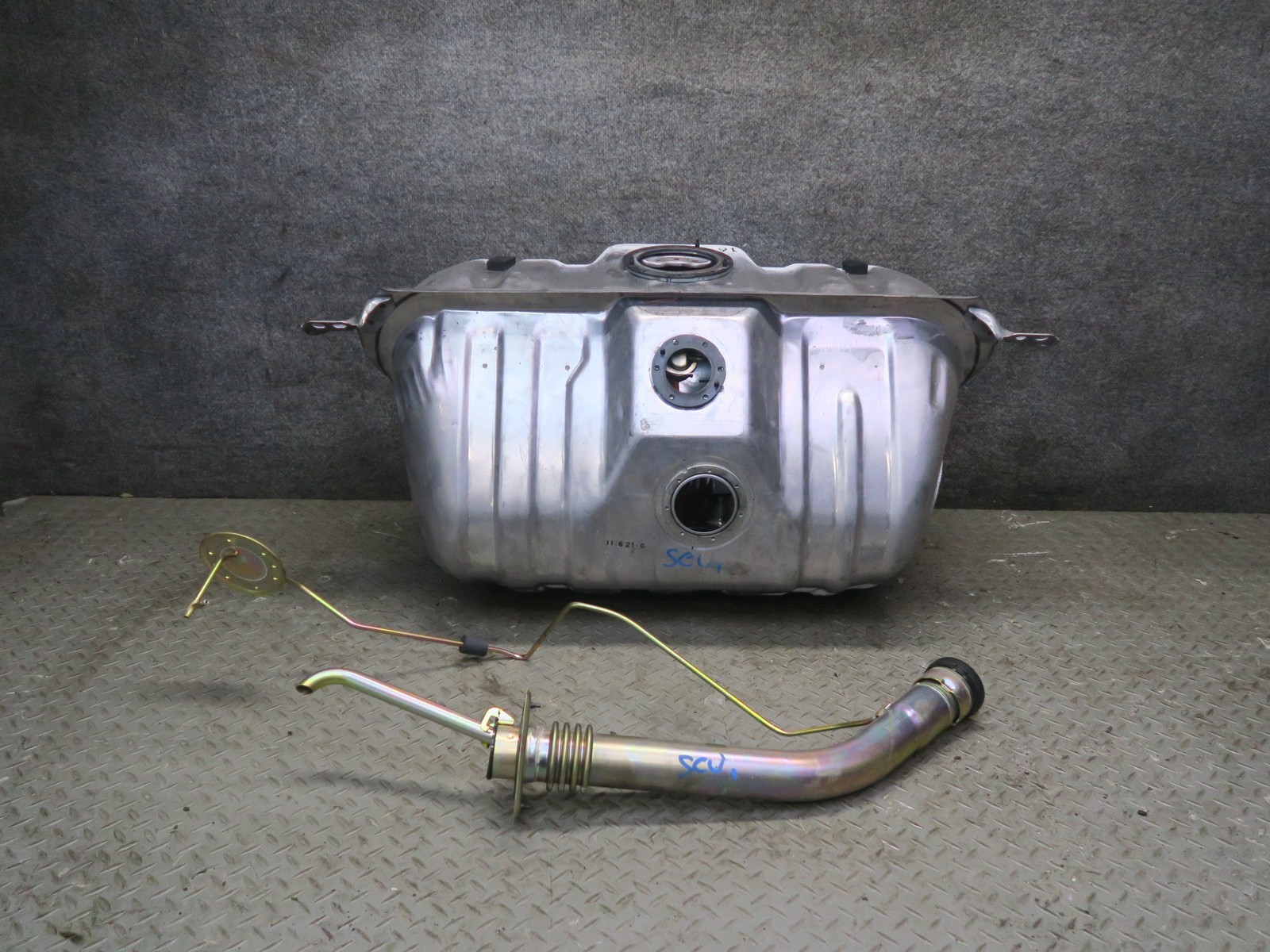 98-00 LEXUS UZZ30L SC400 FUEL TANK W FILLER NECK ASSEMBLY OEM