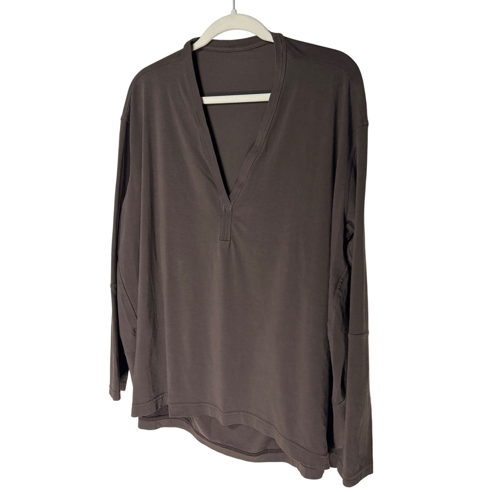 Lululemon Back In Action V-Neck Long Sleeve Shirt Espresso Brown Size XL Lululemon Back In Action V-Neck Long Sleeve Shirt Espresso Brown Size XL