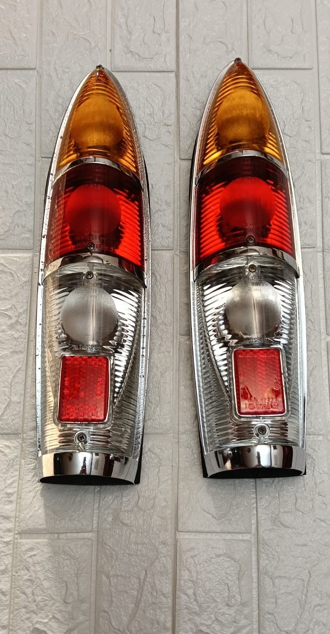 Fiat 1500 L 1800 2100 2300 Tail Light Assembly Set Genuine Altissimo Fiat 1500 L 1800 2100 2300 Tail Light Assembly Set Genuine Altissimo