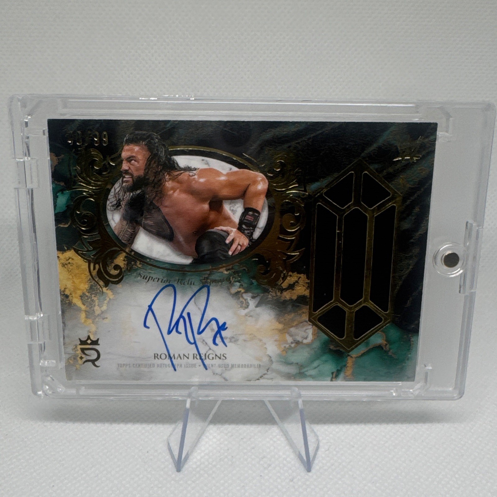 Topps 2025 Topps Royalty WWE Roman Reigns Auto Relic SUS-RRE /99 Card