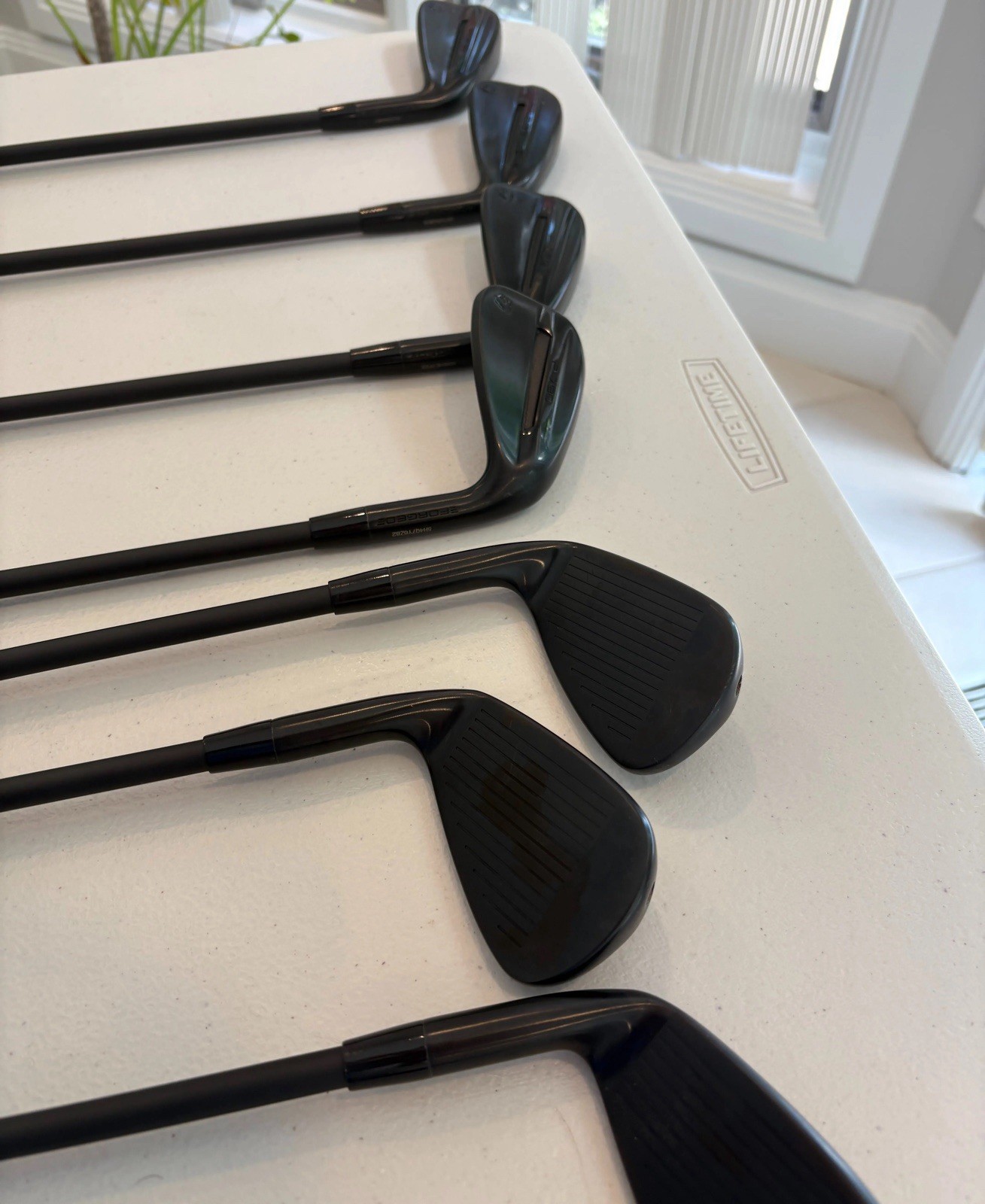 TaylorMade 2025 P790 Black Iron Set 4-PW Dynamic Gold 105 S300