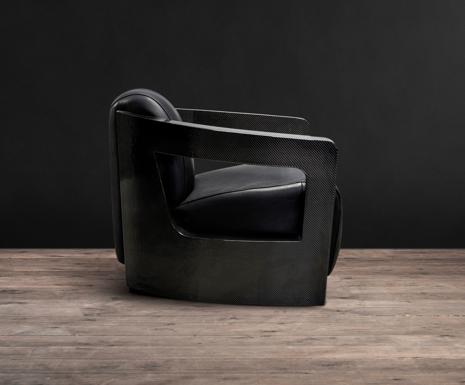 ULTRA Rare Timothy oulton MARS MK4 Carbon Fiber Leather Lounge Chair ULTRA Rare Timothy oulton MARS MK4 Carbon Fiber Leather Lounge Chair