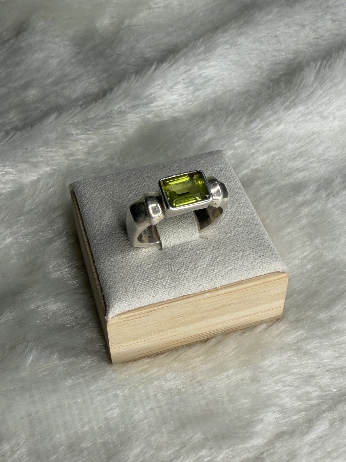 Vintage Silpada R0713 Sterling Silver Peridot Ring Chunky 925 SZ 5.5 Vintage Silpada R0713 Sterling Silver Peridot Ring Chunky 925 SZ 5.5
