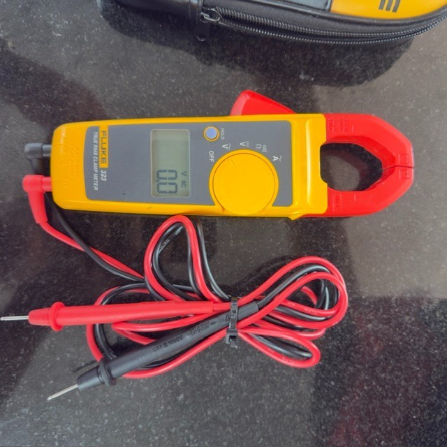 FLUKE 323 (I99013461)