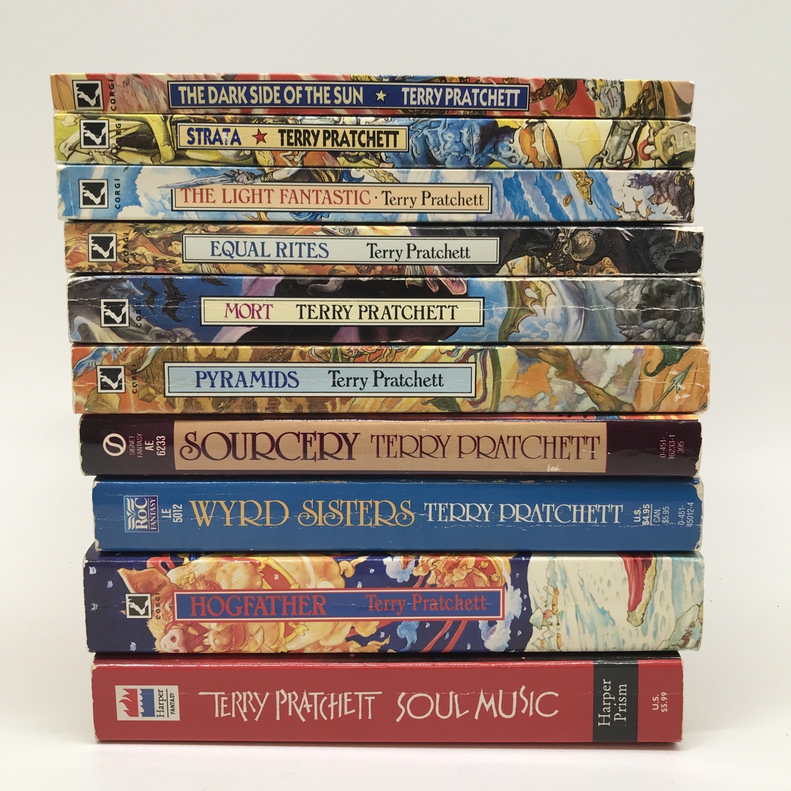 Terry Pratchett Discworld Corgi Paperback Lot of 10 Books 80\'s-90\'s Terry Pratchett Discworld Corgi Paperback Lot of 10 Books 80\'s-90\'s