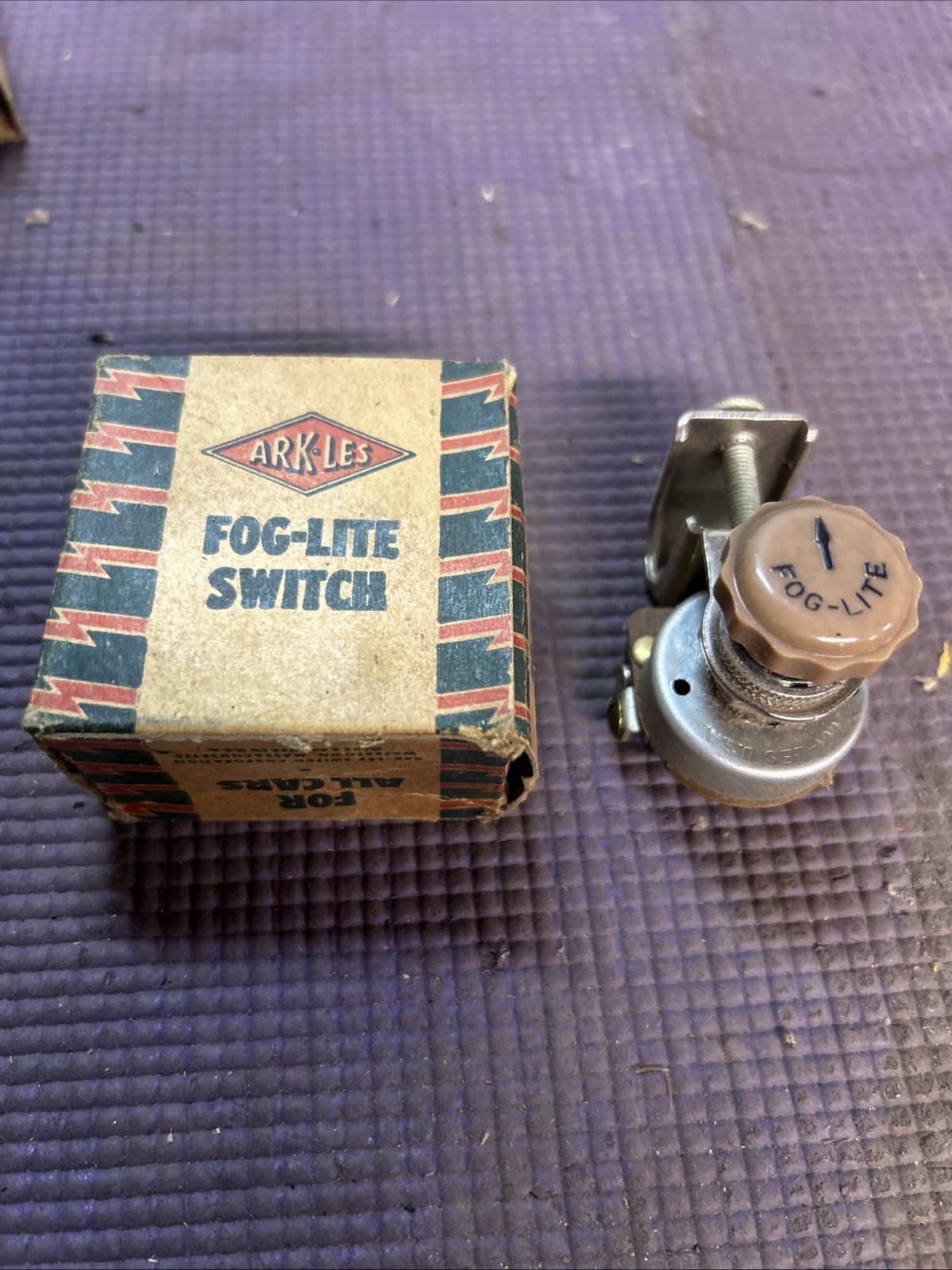 Vintage NOS Fog Lite Switch Ark Les Light-Up 6V Twist On Under Dash New Old Stk